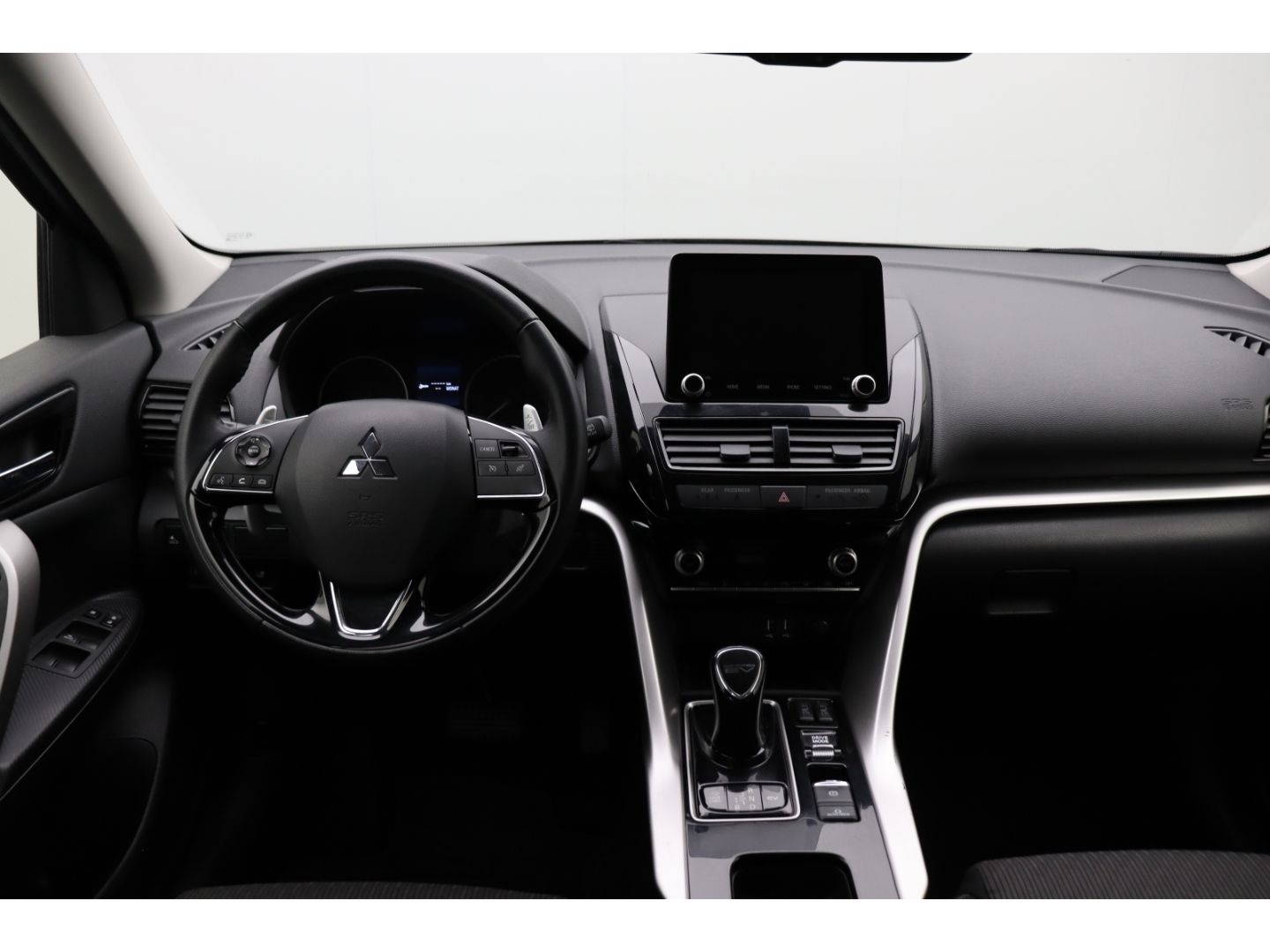 Fahrzeugabbildung Mitsubishi Eclipse Cross Basis Hybrid 4WD Rückfahrkamera