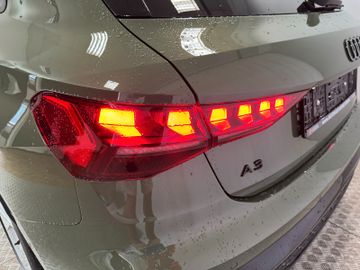 Fahrzeugbestand 32 Audi A3 Sportback TFSI S line Pano Matrix 360Grad