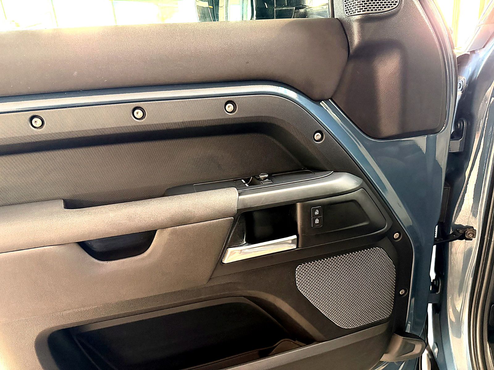 Fahrzeugabbildung Land Rover Defender 110 Hard Top S/3-SITZE/NAVI/LEDER/360''