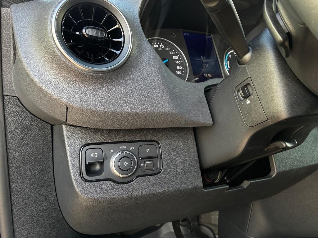 Mercedes-Benz eSprinter Select 81KWh Sprinter L2H2 AHK+LED+++