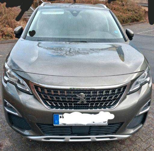 Image of Peugeot e-3008