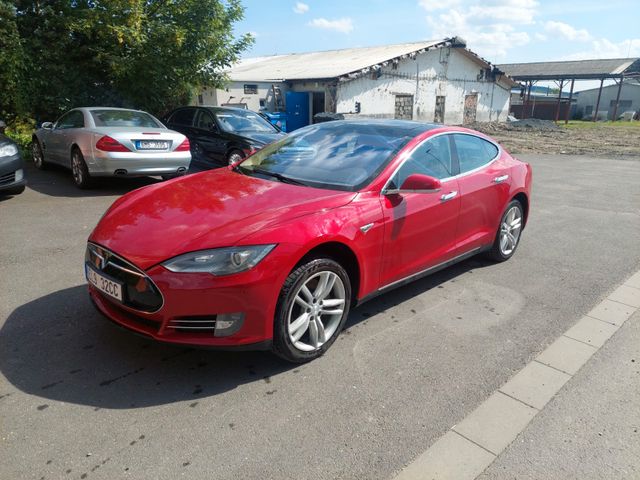 Tesla Model S 85P+   FREE SUPERCHARGER