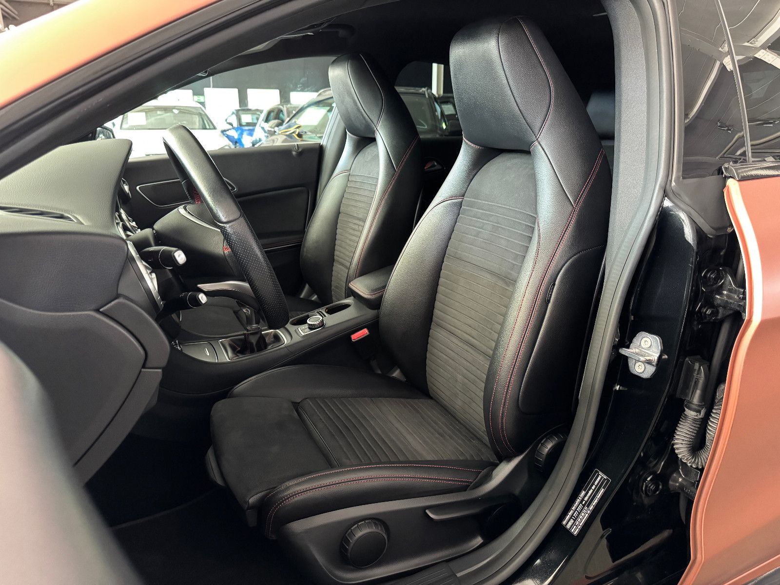 Fahrzeugabbildung Mercedes-Benz CLA 200 SB 3X AMG LINE NIGHT LED MATT FOLIERT