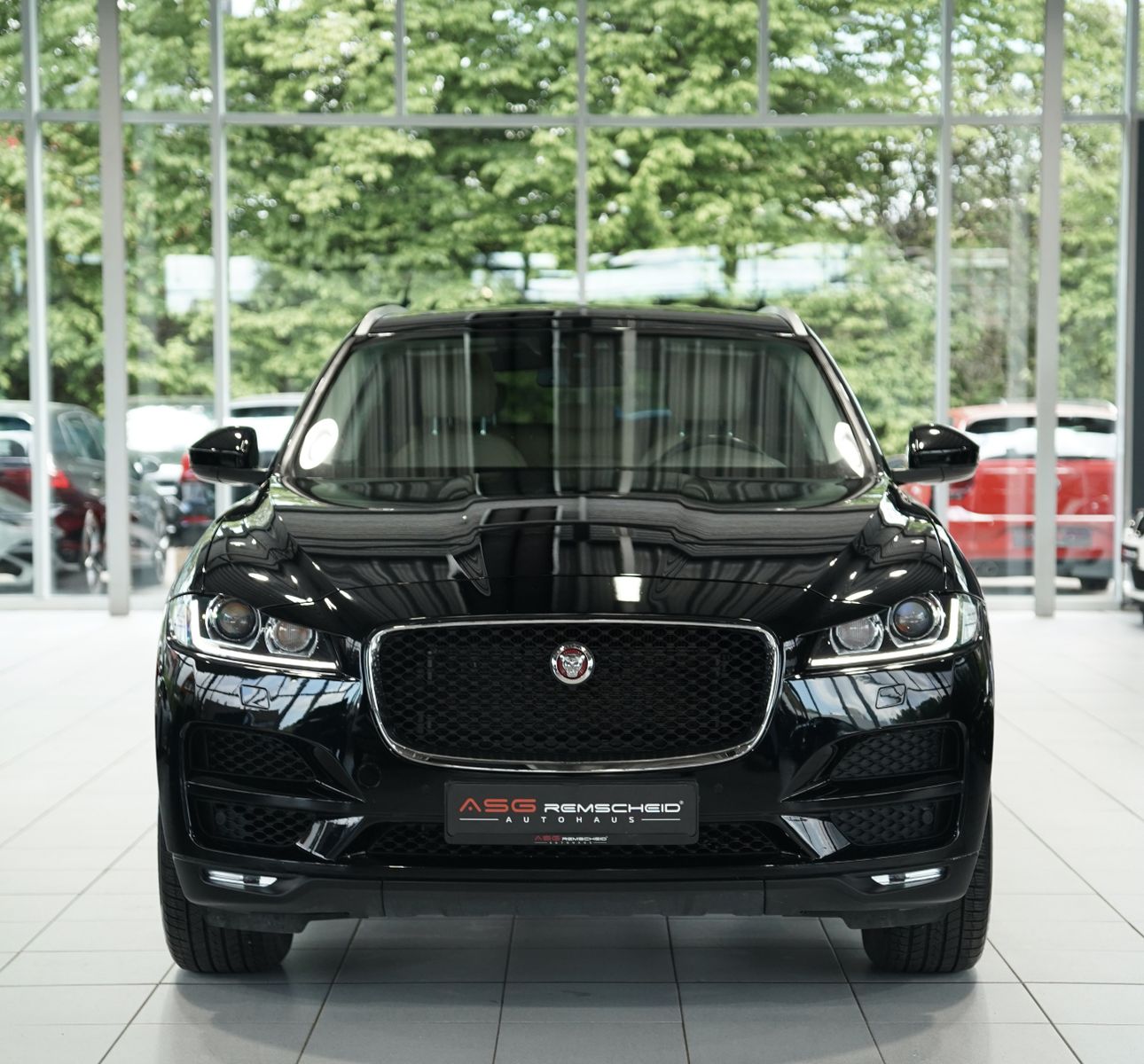 Jaguar F Pace