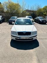 Skoda Octavia 1.9 TDI  Baujahr 2008  Sch... - Skoda Octavia mit Diesel-Antrieb: Limousine, 1.9