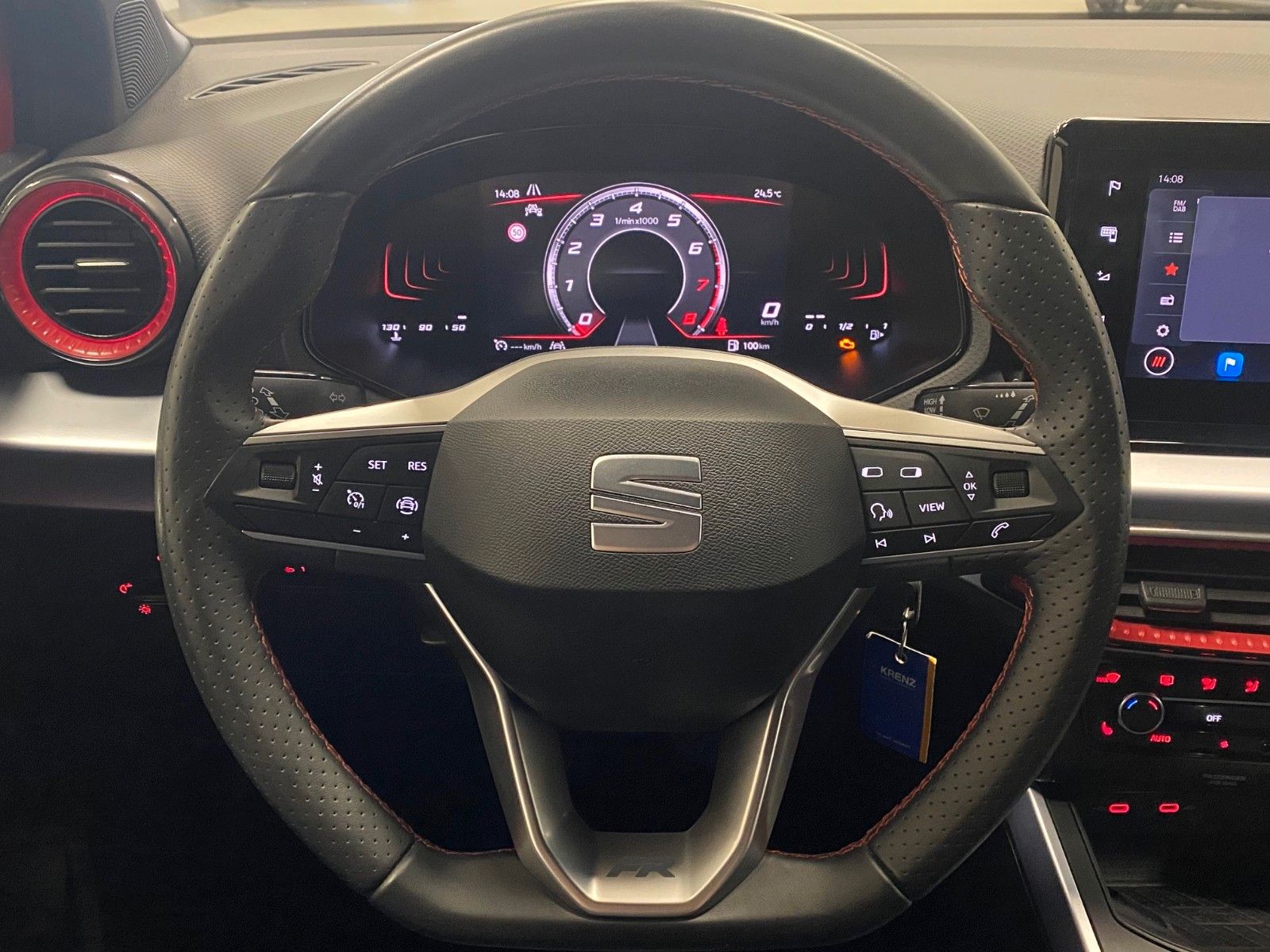 Fahrzeugabbildung SEAT Arona FR 1.0 TSI+NAVIGATION+ALLWETTER+WIRELESS+