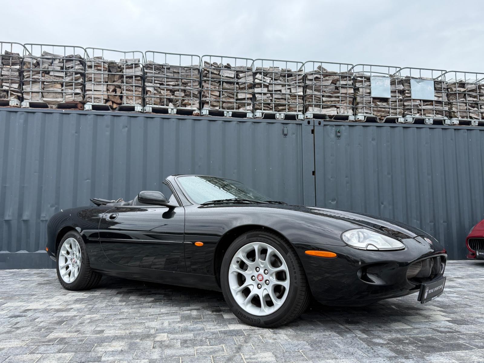 Jaguar XKR Cabriolet 4.0 V8 Kompressor 363 ch / Cuir / Xénon / Faible Kilométrage