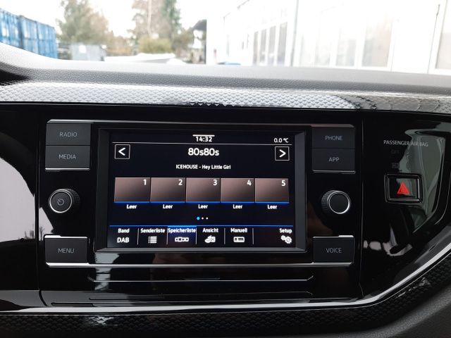 Fahrzeugabbildung Volkswagen Polo Life 1.0 BT070 TSID7F, DSG, Rückfahr