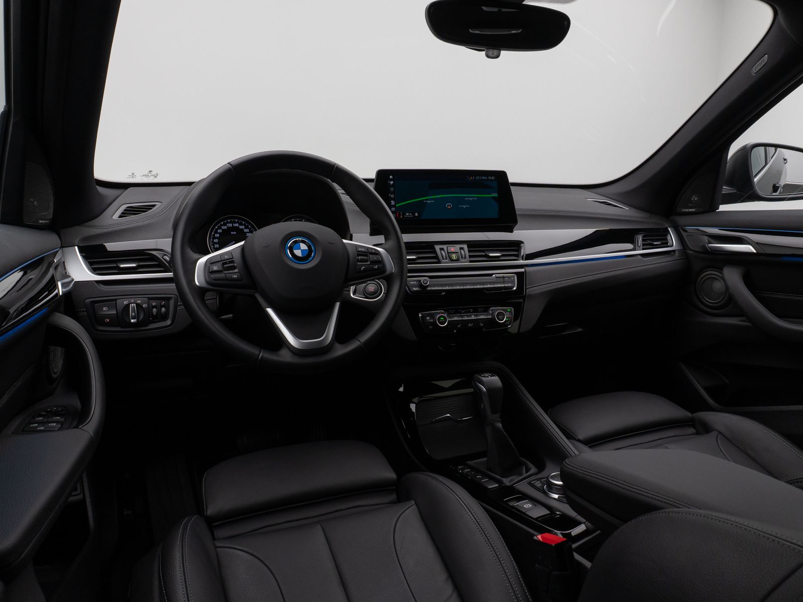 Fahrzeugabbildung BMW X1 xD25e xLine Kamera HUD DAB H/K Komfort Sport