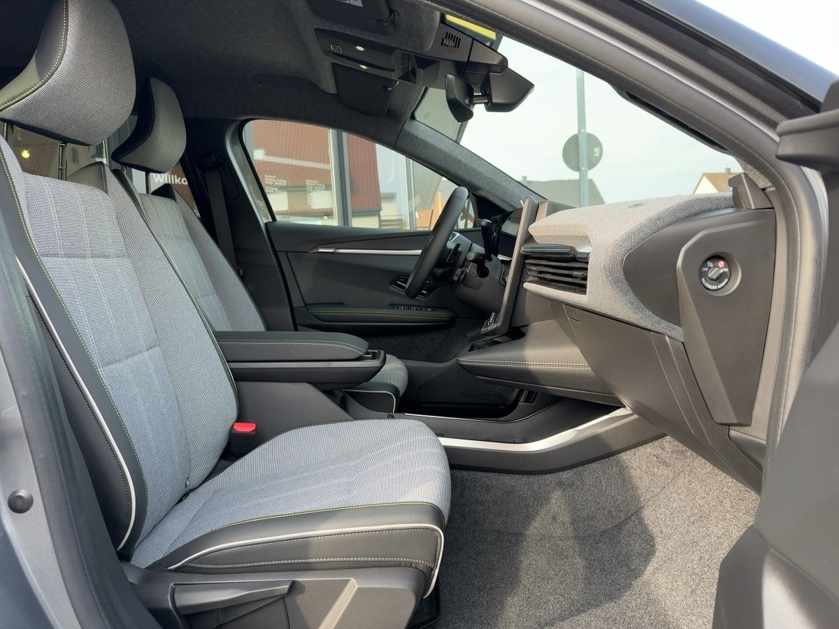 Fahrzeugabbildung Renault Scenic E-Tech 100% ele Techno 220 Long Range