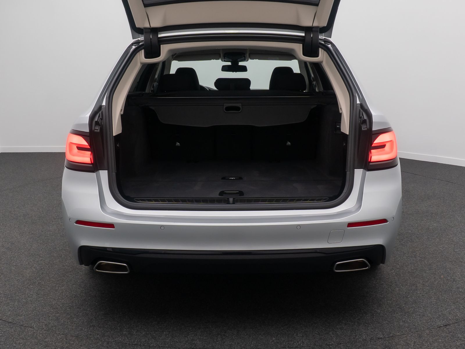 Fahrzeugabbildung BMW 520d Kamera DAB 4xKlima Alarm GeschwindigReg