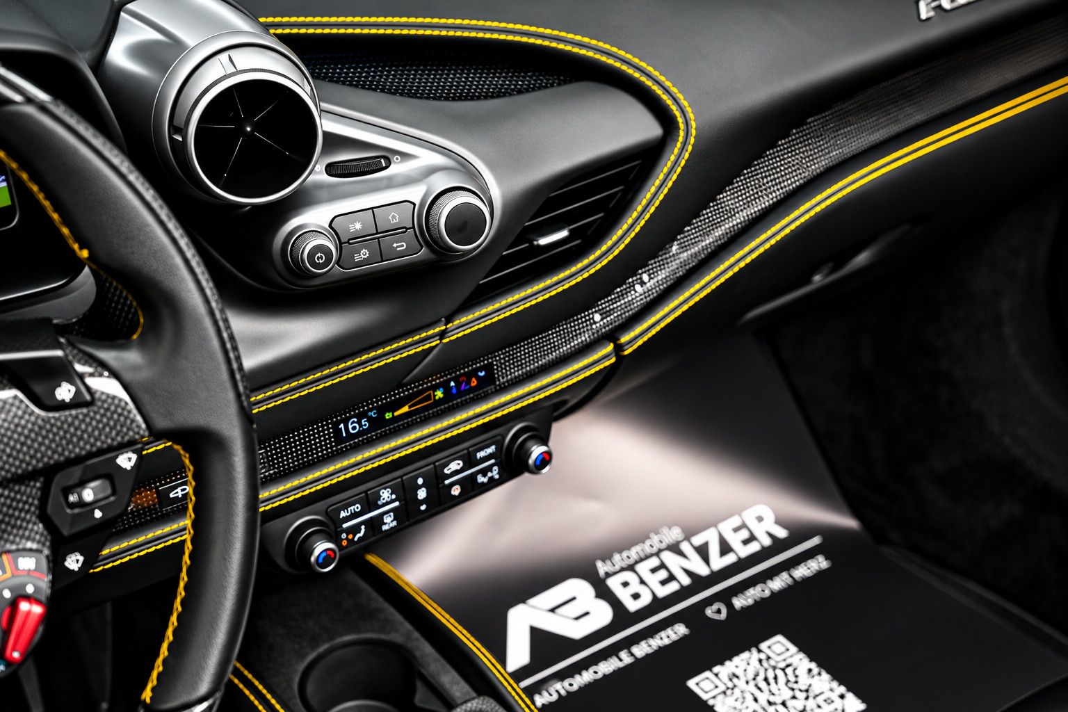 Fahrzeugabbildung Ferrari F8 Spider Giallo Modena *Lift*Carbon*Kamera*