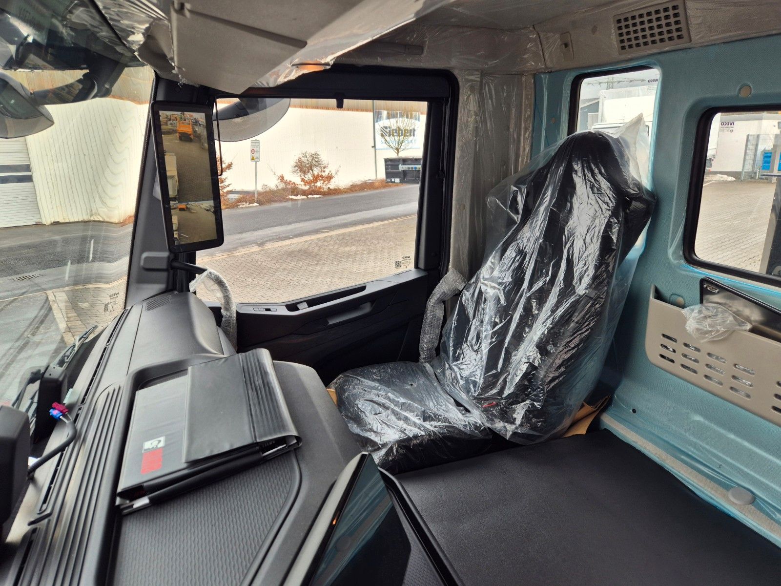 Fahrzeugabbildung Iveco AD300X54Z/P HR 6x4 Abrollkipper