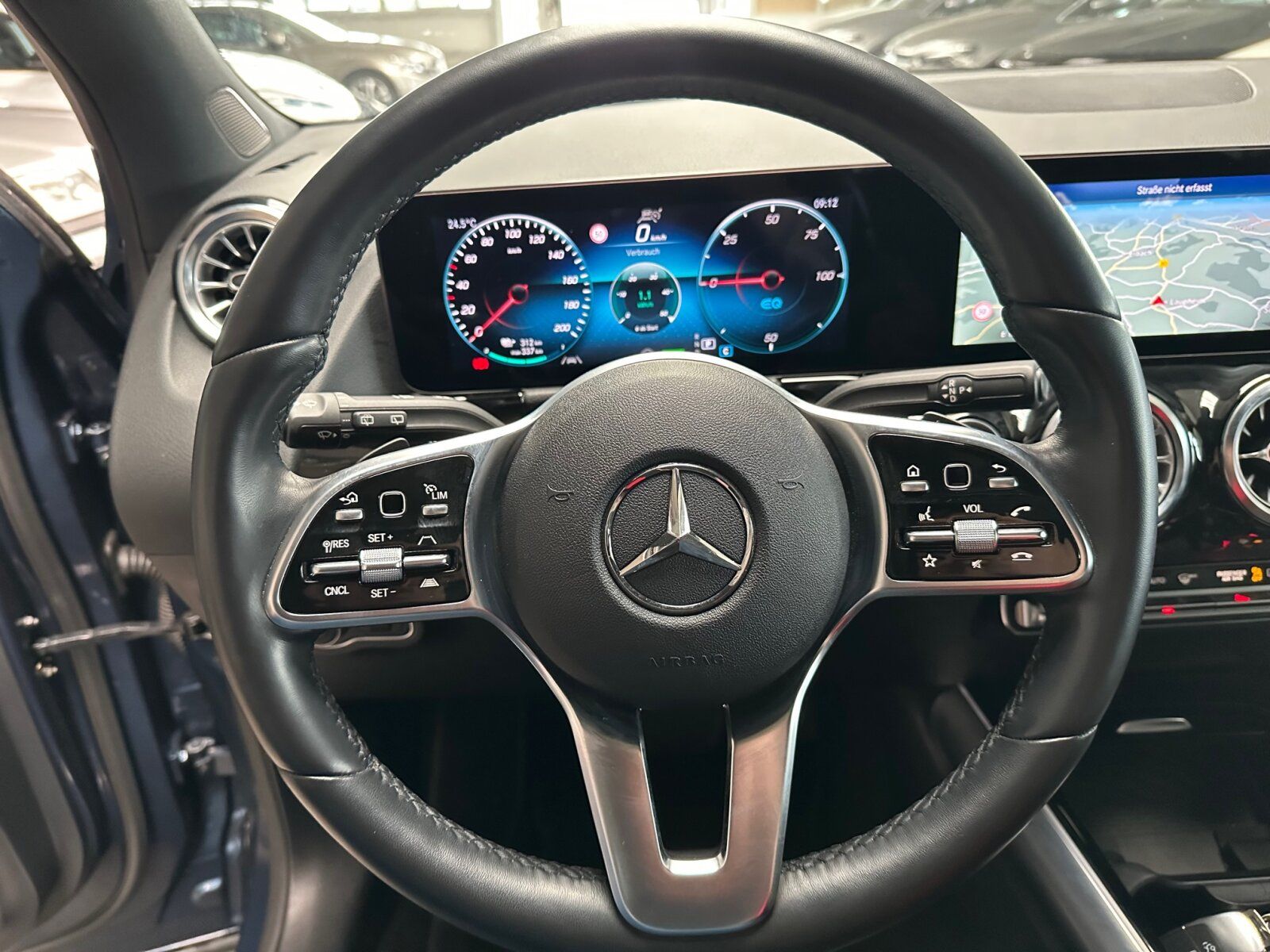 Mercedes-Benz EQA 300 4MATIC Progressive Pano-Dach AHK 360° foto 16