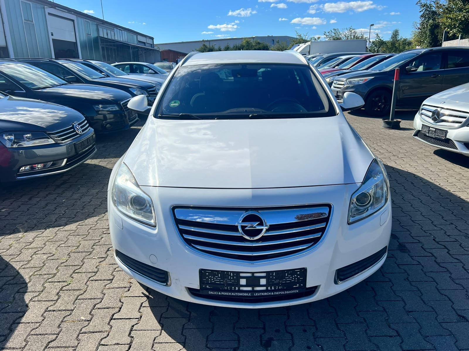 Opel Insignia 2013 — interior