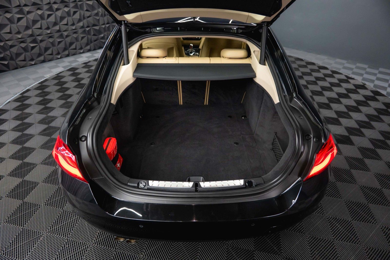 Fahrzeugabbildung BMW 420i Gran Coupé LCI Advantage | LED | Leder