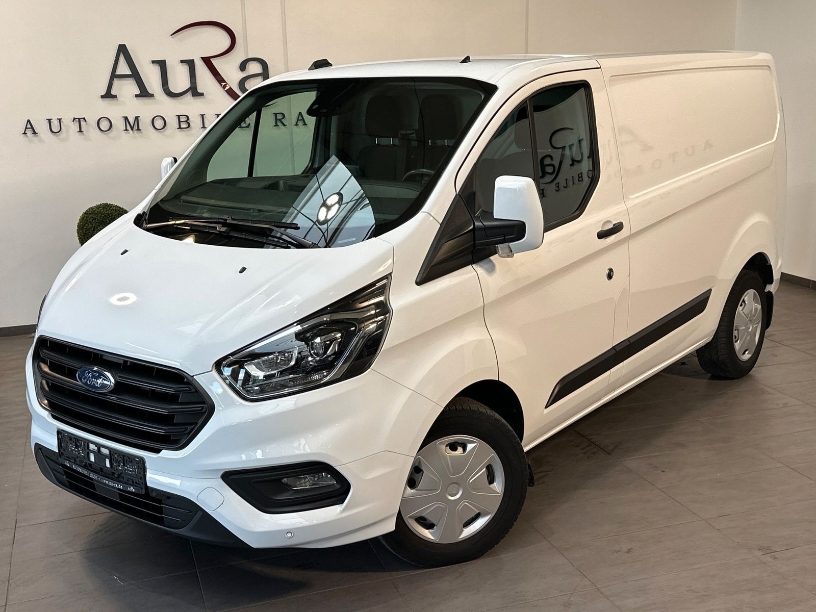 Fahrzeugabbildung Ford Transit Custom 320 L1H1 SORTIMO+NAV+AHK+STHZG