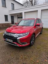 Mitsubishi Plug-in Hybrid Outlander 2.4 MIVEC PLUG-IN H... - rote Mitsubishi Plug-in Hybrid Outlander