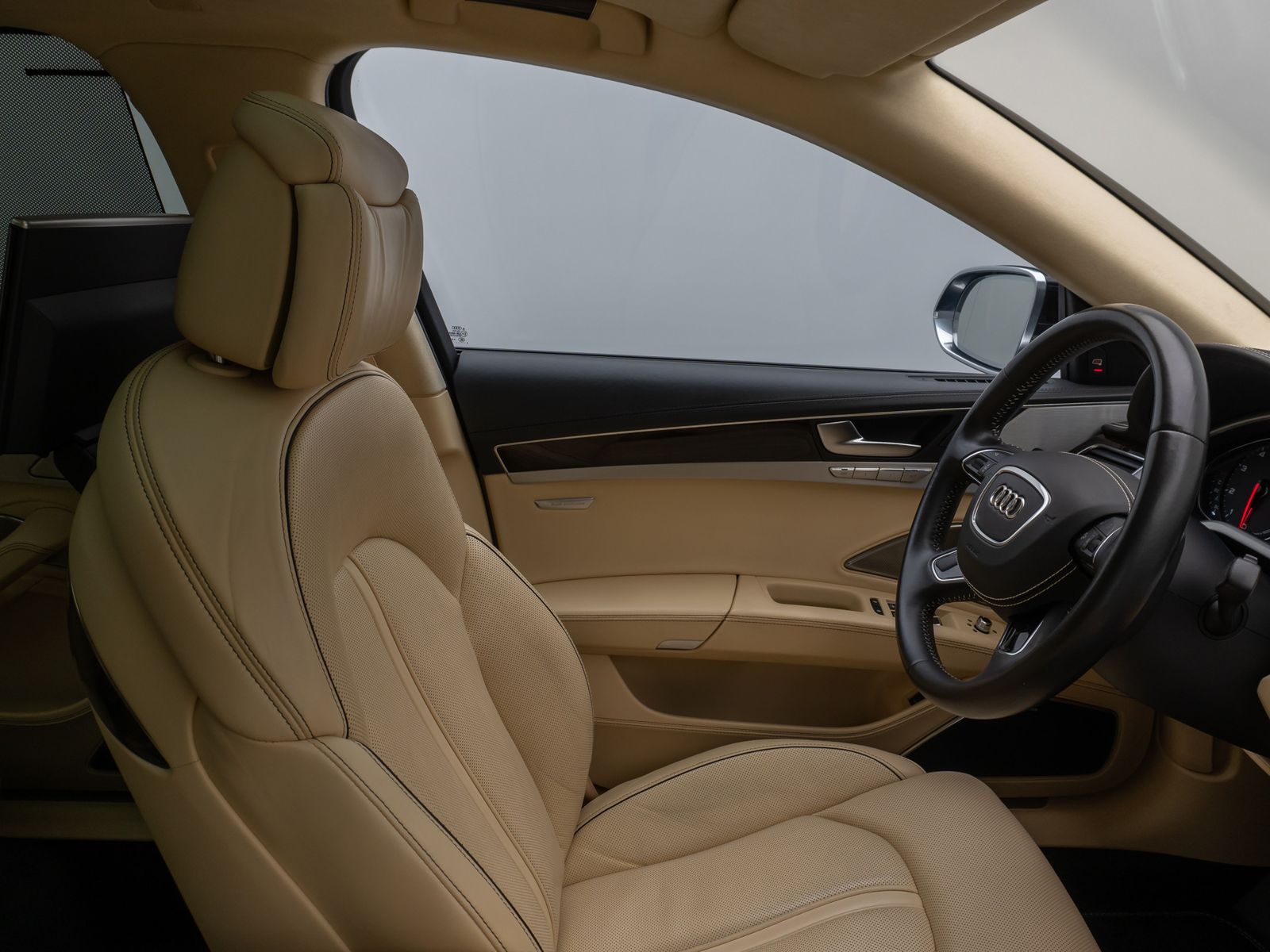 Fahrzeugabbildung Audi A8 W12 Lang Chauffeur GSD B&O Keramik TV Voll