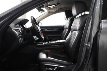 BMW 750 - 10