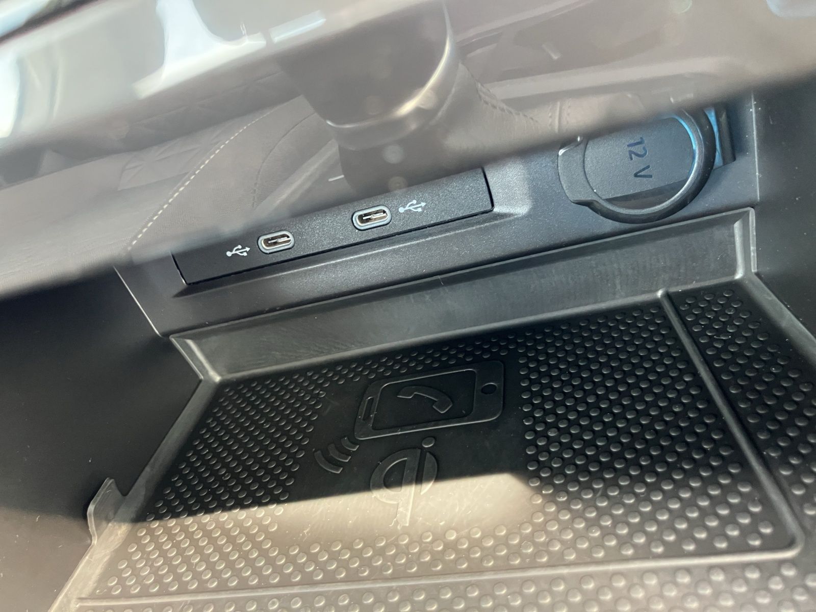 Fahrzeugabbildung Volkswagen Tiguan Life TSI DSG LED ACC SH LRHzg PDC AppConn