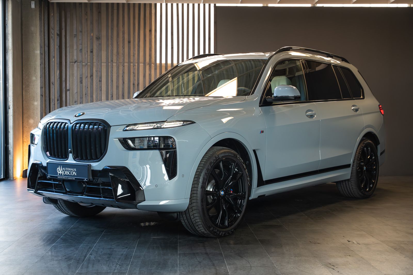BMW X7 XDRIVE 40D MY26 + 7 SITZE + M SPORT + B&W imagem 3