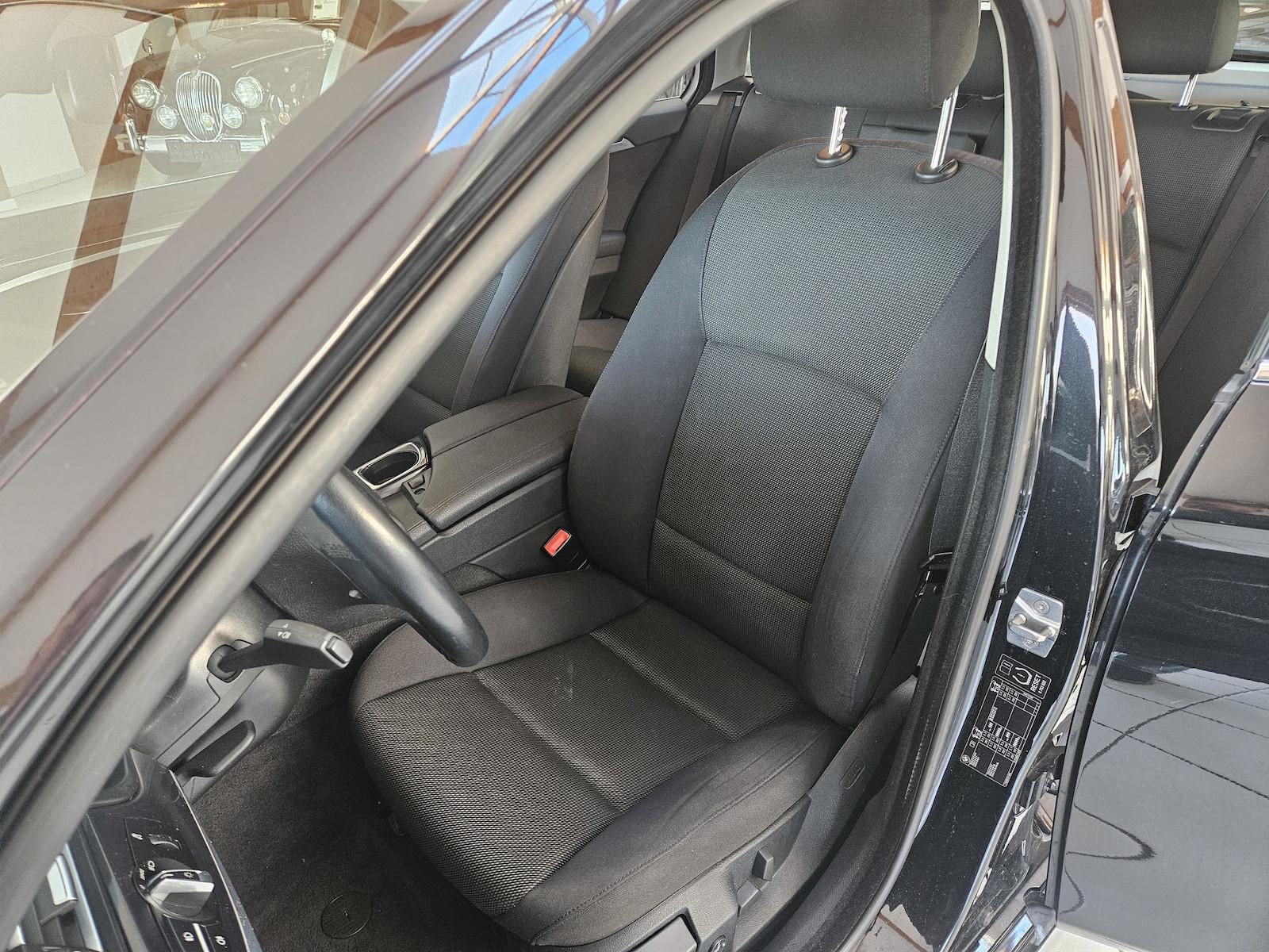 BMW 520 2011 — photo 9