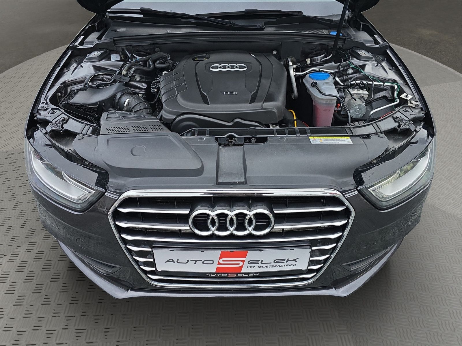 Fahrzeugabbildung Audi A4 Avant Ambiente+AHK+NAVi+TEMPOMAT+Elektr. Heck