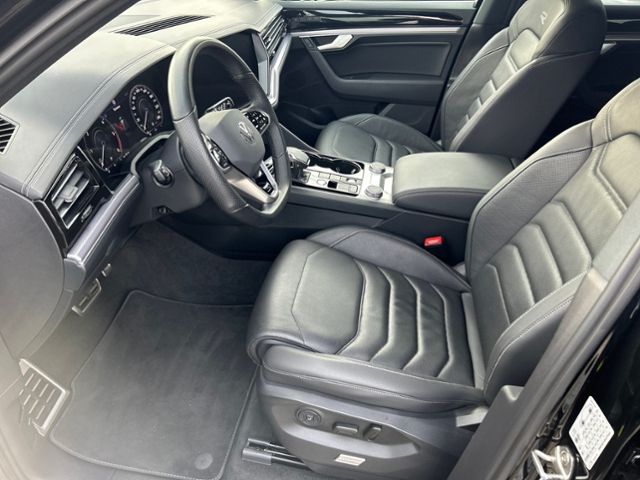 Fahrzeugabbildung Volkswagen Touareg 3.0 V6 TDI R-LINE 4MOTION SOUND AHK NAVI