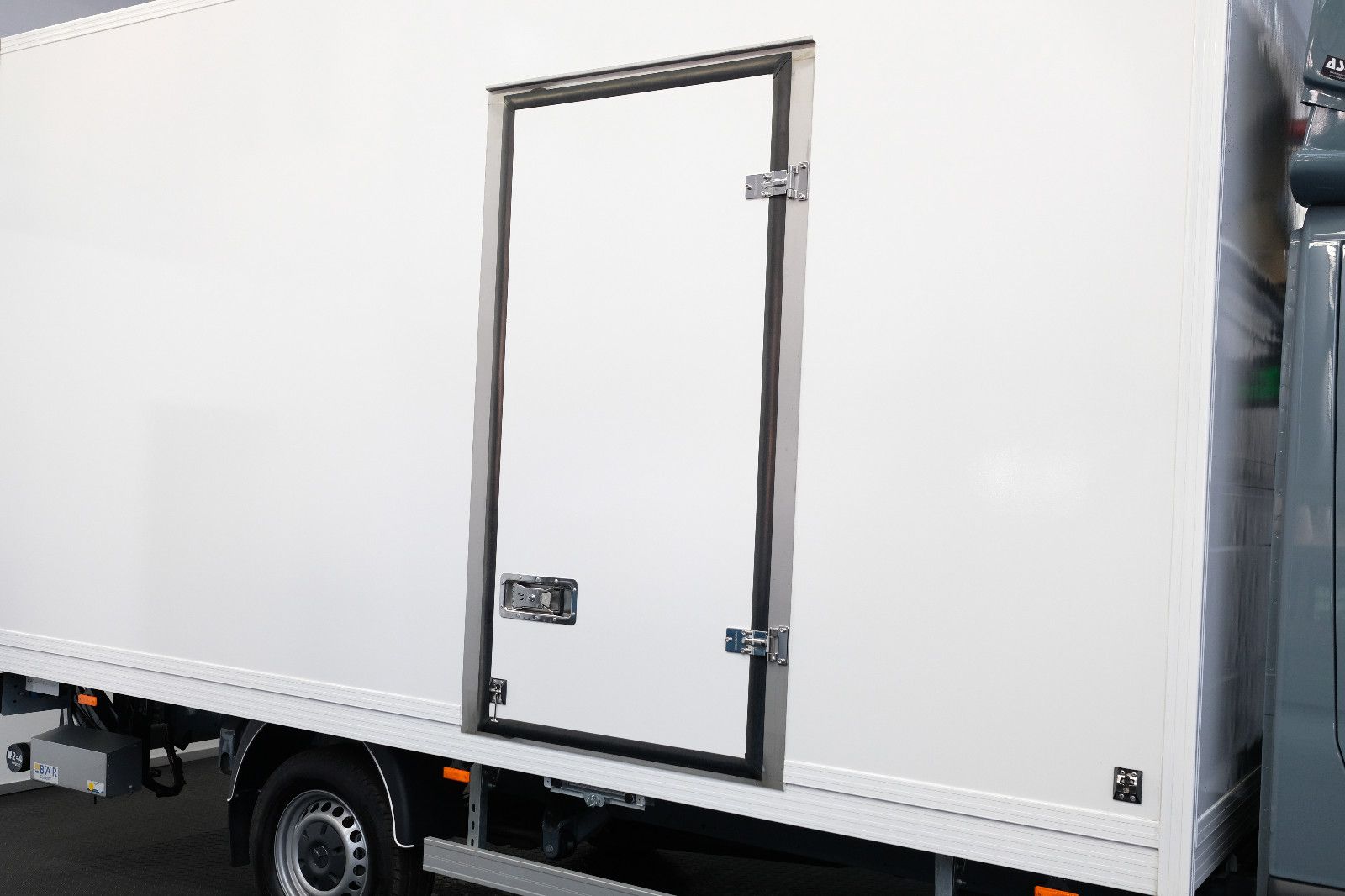Fahrzeugabbildung Mercedes-Benz Sprinter 319 CDI Koffer Ladebordwand SOFORT