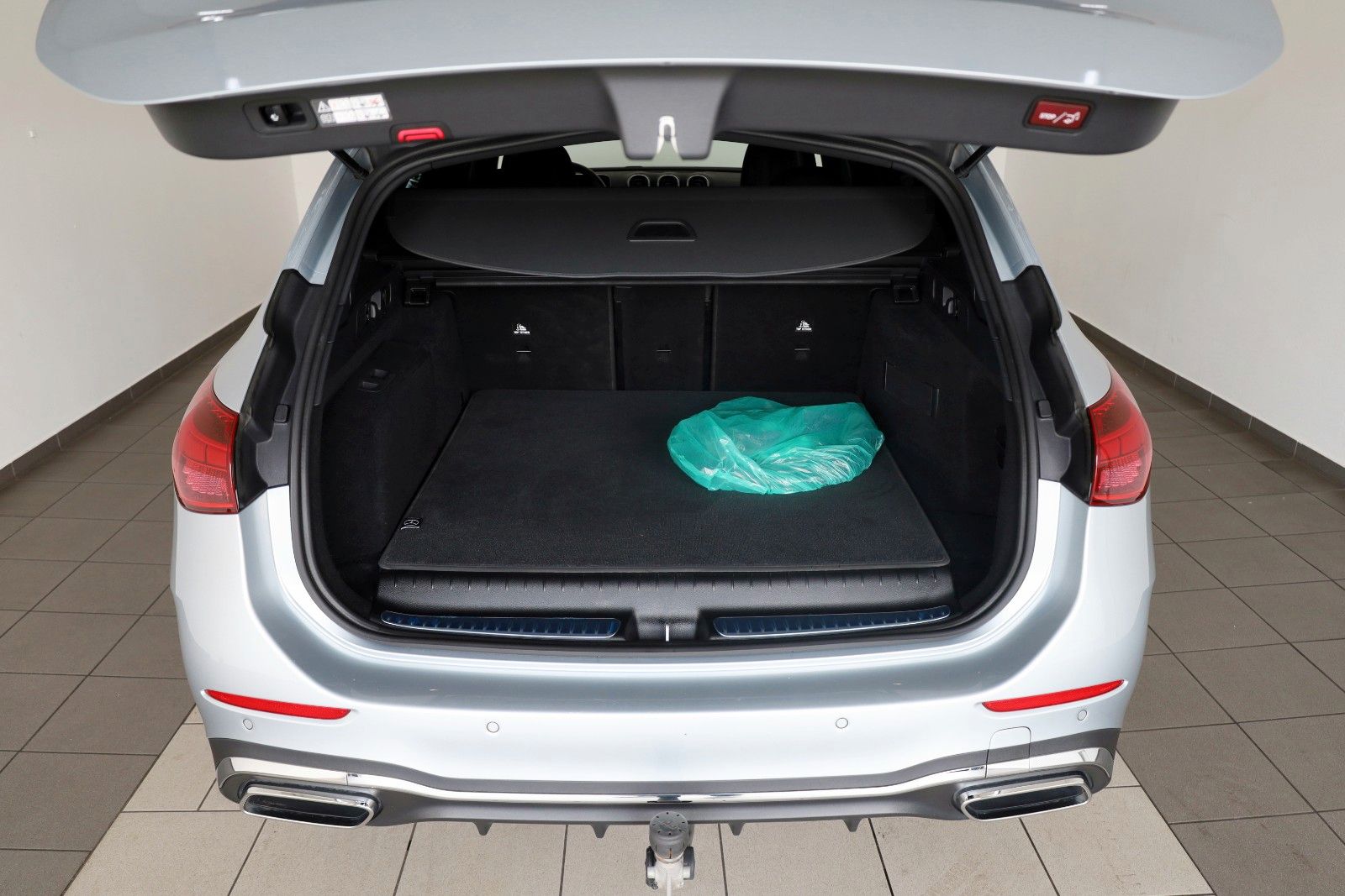 Fahrzeugabbildung Mercedes-Benz C 300e T AMG Line Leder,Navi,LED,AppleCarpl.,AHK