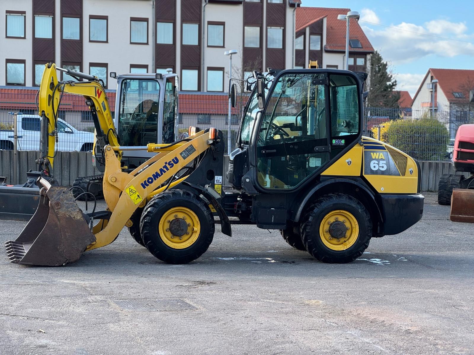 Komatsu WA 65, WA70 , Palettengabel, 4- in 1 Schaufel