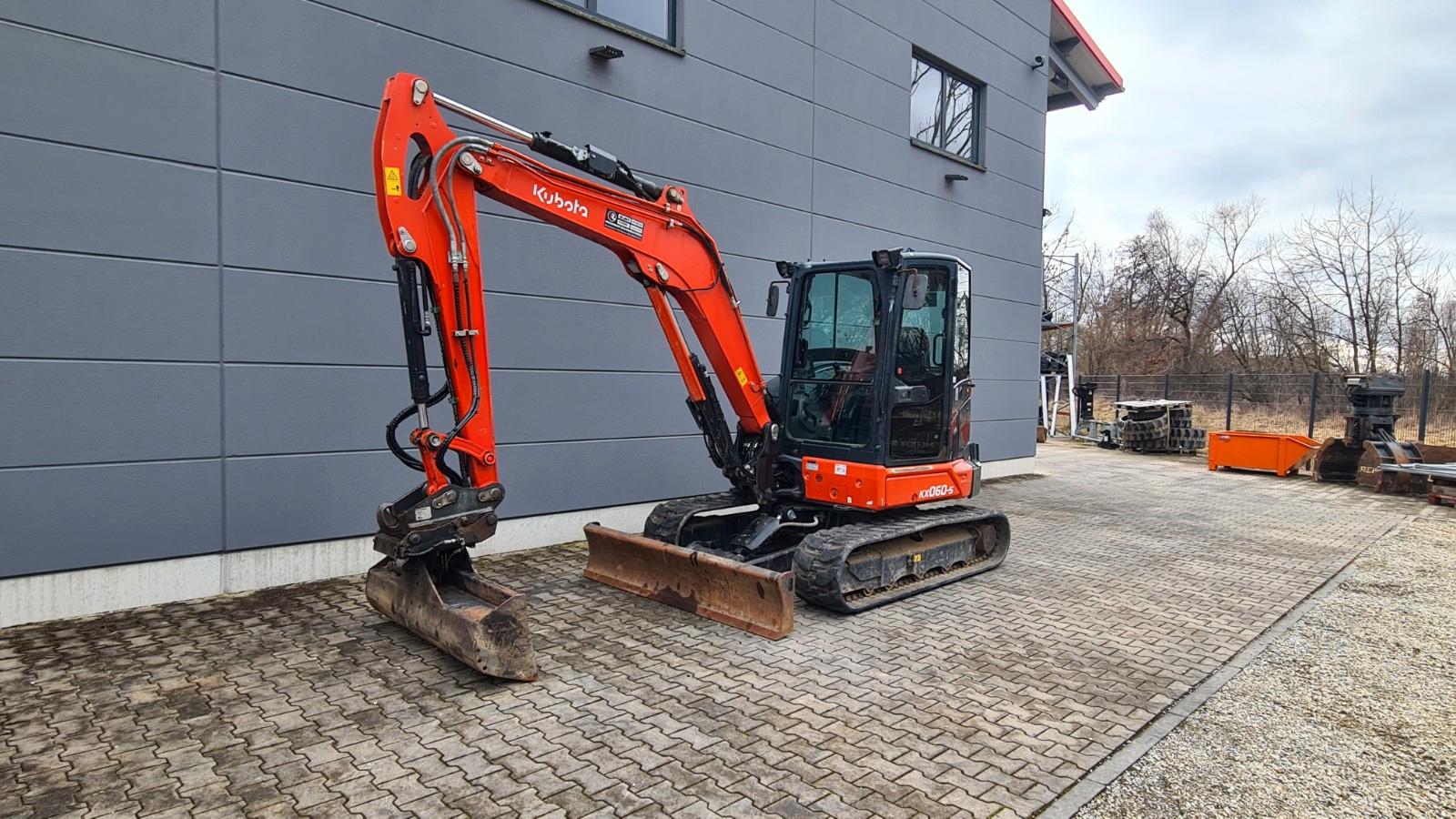 Kubota KX060-5  -  OilOuick OQ 45 - 1 Hydrl. Löffel