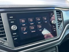 Fahrzeugabbildung Volkswagen T-Roc 1.5 TSI DSG Sitzheizung PDC Bluetooth
