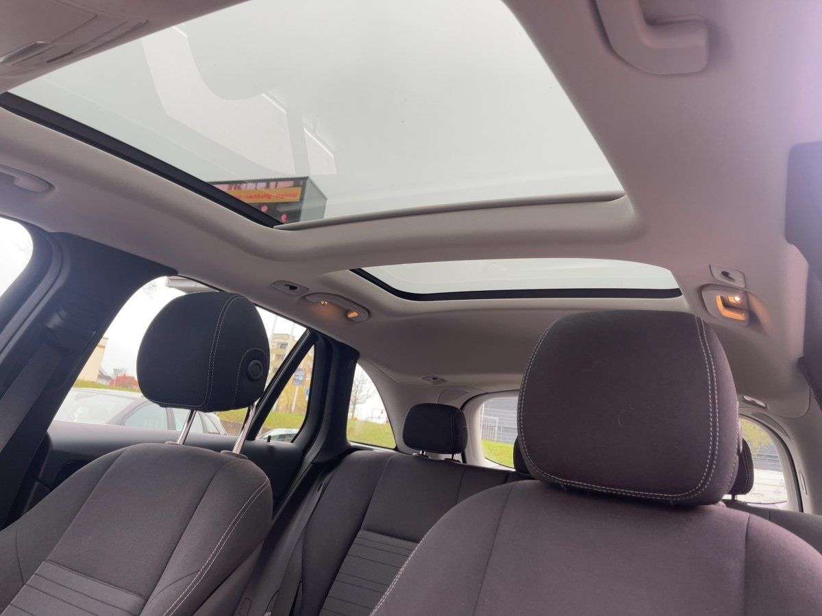 Fahrzeugabbildung Mercedes-Benz GLC 200 4M LED/Pano/Kamera/AHK