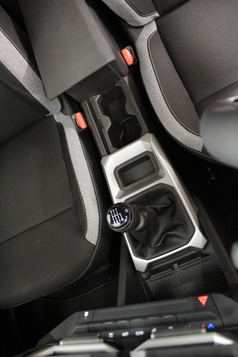 Fahrzeugabbildung Dacia Duster mild hybrid 140 Journey *Winterp.*MY 26