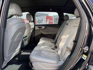 Audi Q7 - 11