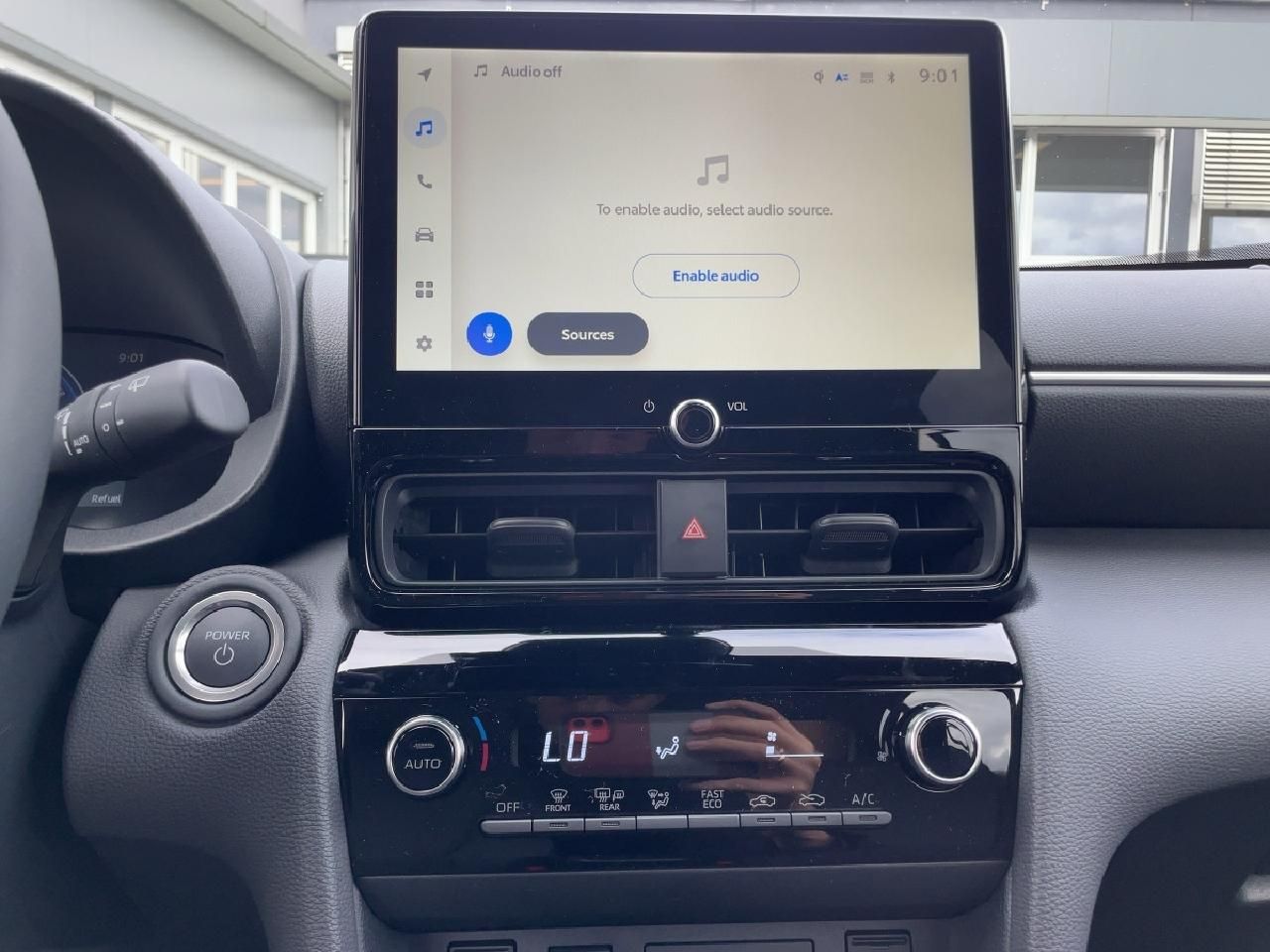 Fahrzeugabbildung Toyota Yaris Cross 130PS Hybrid SONDEREDITION Black&Whi