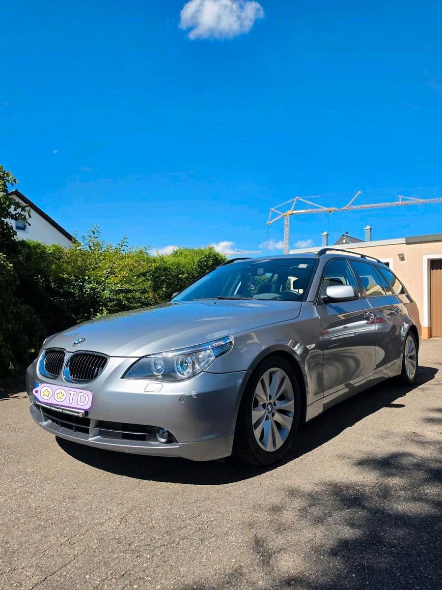 BMW 525 2005 — rear view