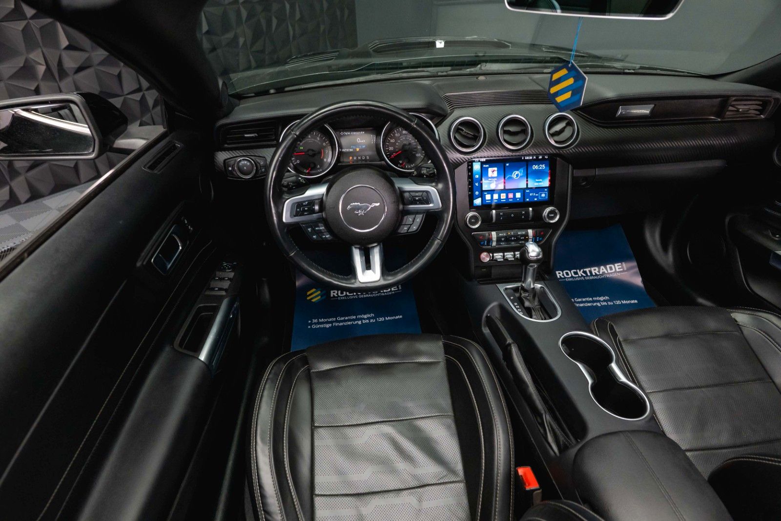 Fahrzeugabbildung Ford Mustang Cabrio DARK HORSE RockTrade Edition 19%