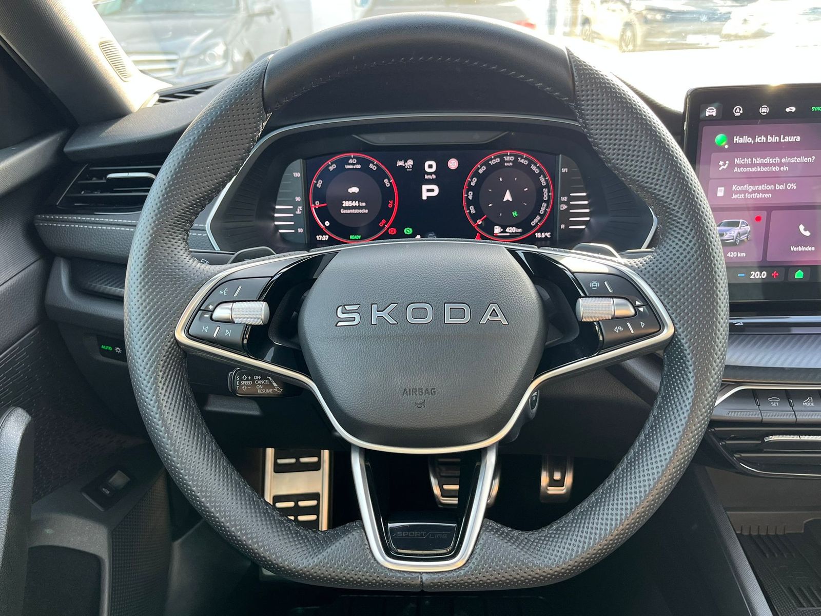 Fahrzeugabbildung SKODA Octavia 1.5 DSG Sportline PANO*MATRIX*AHK*5J.GAR