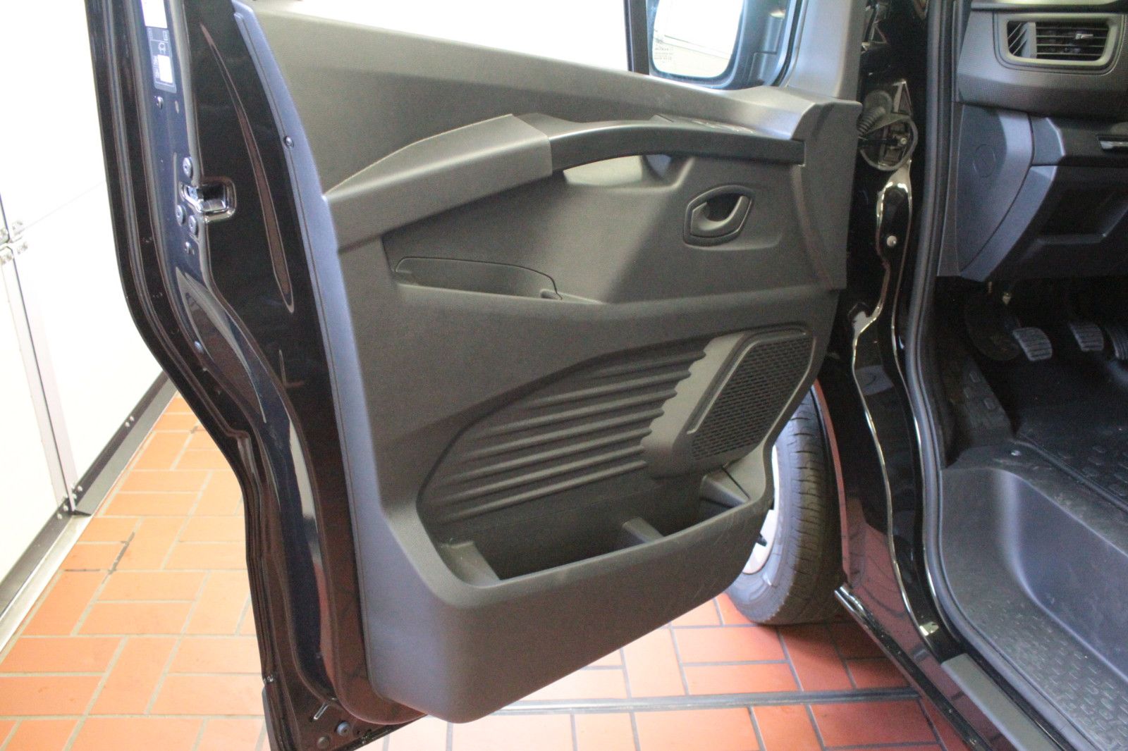 Fahrzeugabbildung Renault Trafic Dci 150 Grdt Evolution *Rollstuhlrampe*