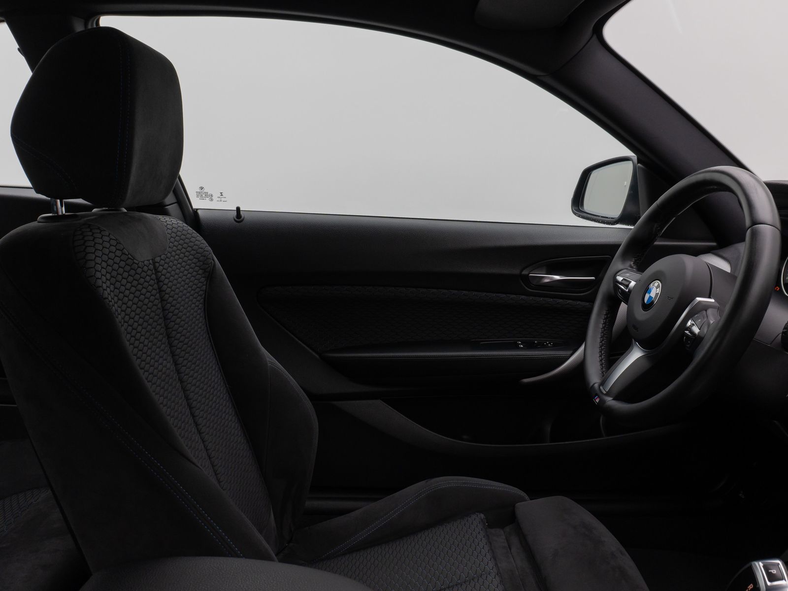 Fahrzeugabbildung BMW 228i Coupé M Sport NaviPro DAB HiFi Xenon PDC