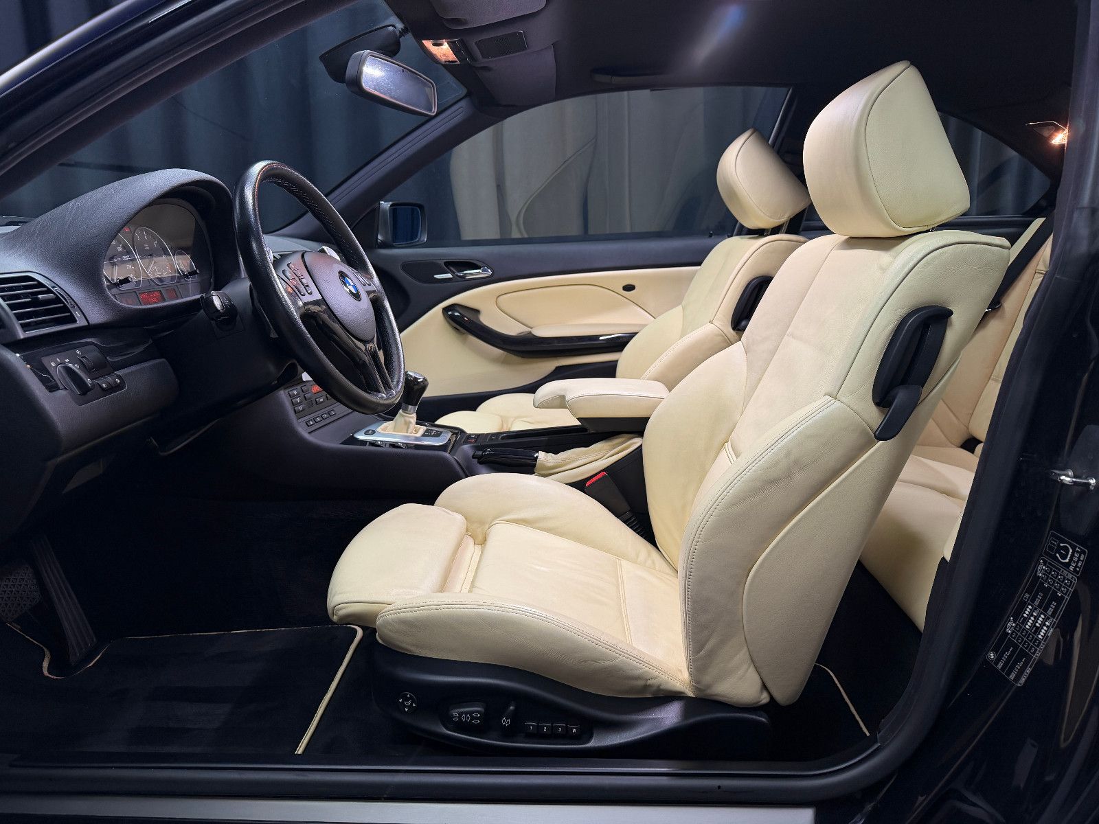 Fahrzeugabbildung BMW 330i Coupe Edition Sport |1.HAND|SMG|H/K|LEDER