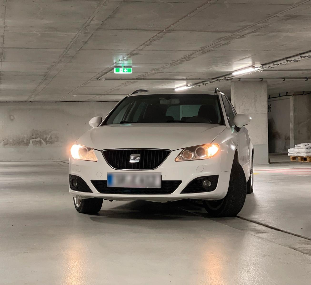 Seat Exeo 2010 — вигляд ззаду