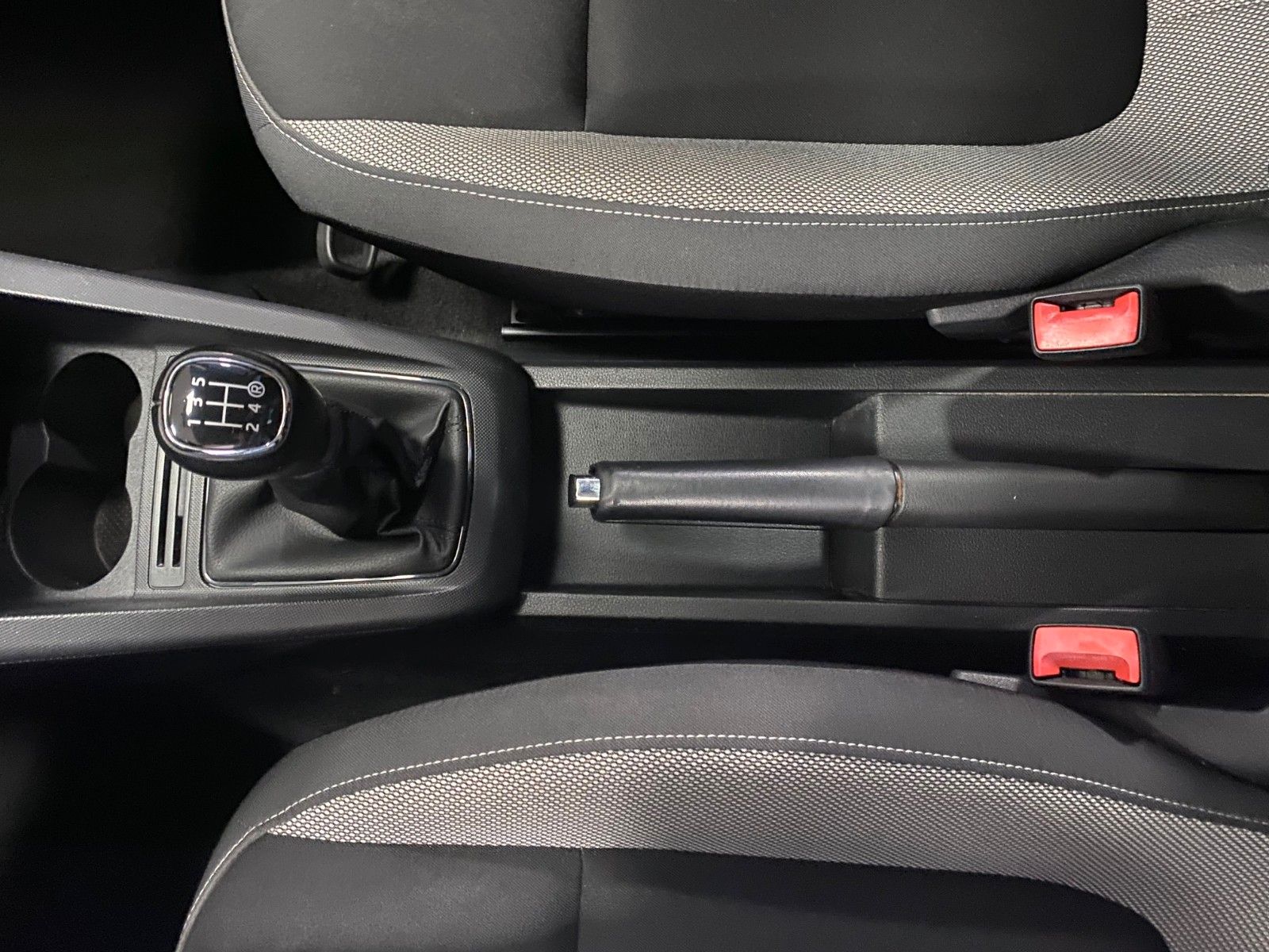 Fahrzeugabbildung SKODA Fabia 1.0l MPI Ambition+SITZHEIZUNG+TELEFON+ALU+