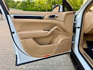 Porsche Cayenne - 9