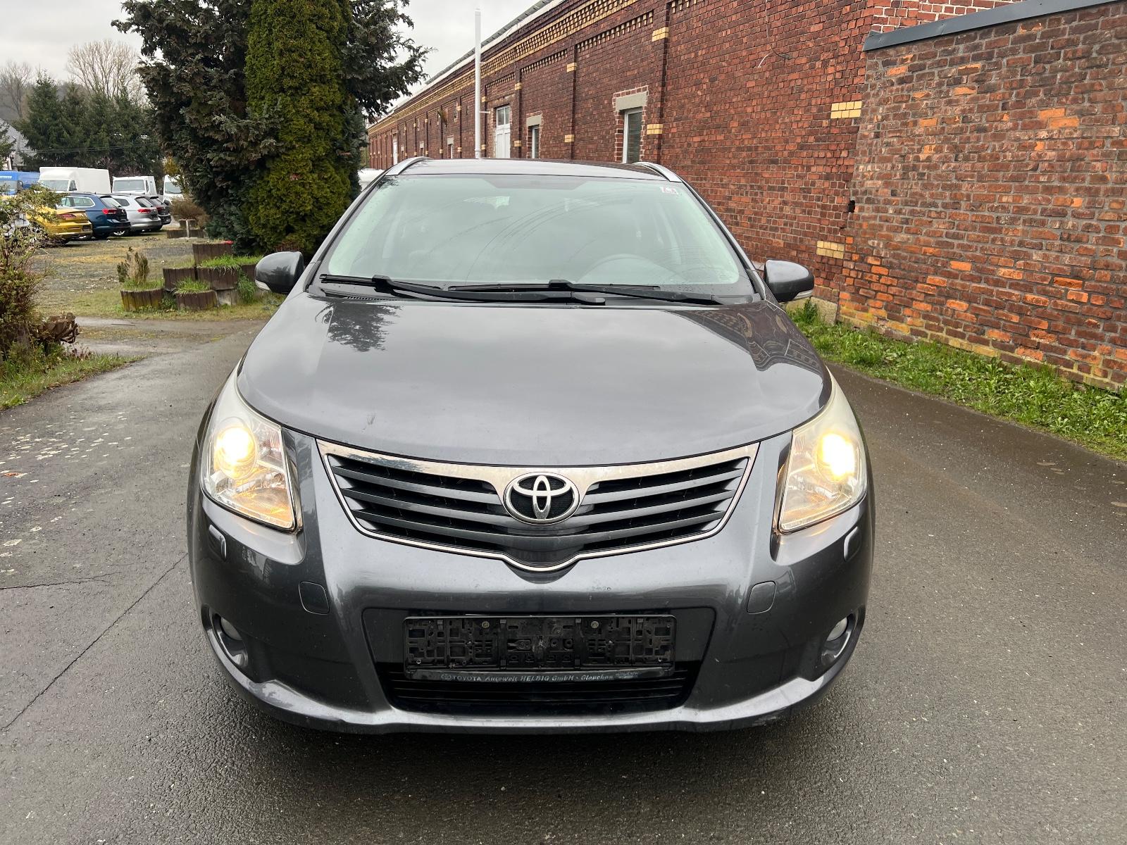 Toyota Avensis Kombi Sol*STANDHEIZUNG*RFK