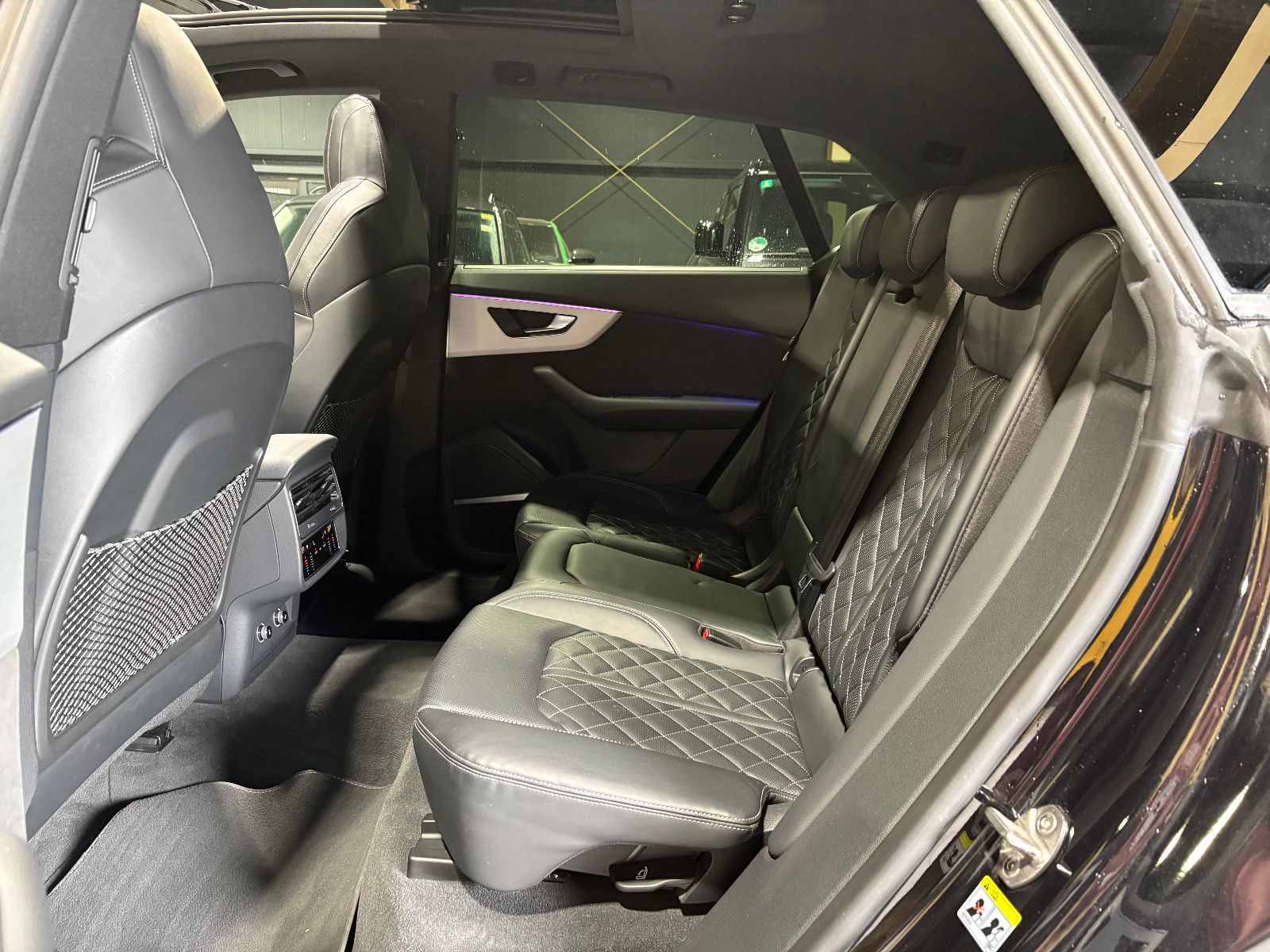 Fahrzeugabbildung Audi Q8 50 TDI quattro/PANO/NACHTSICHT/MEMORY/APPLE/
