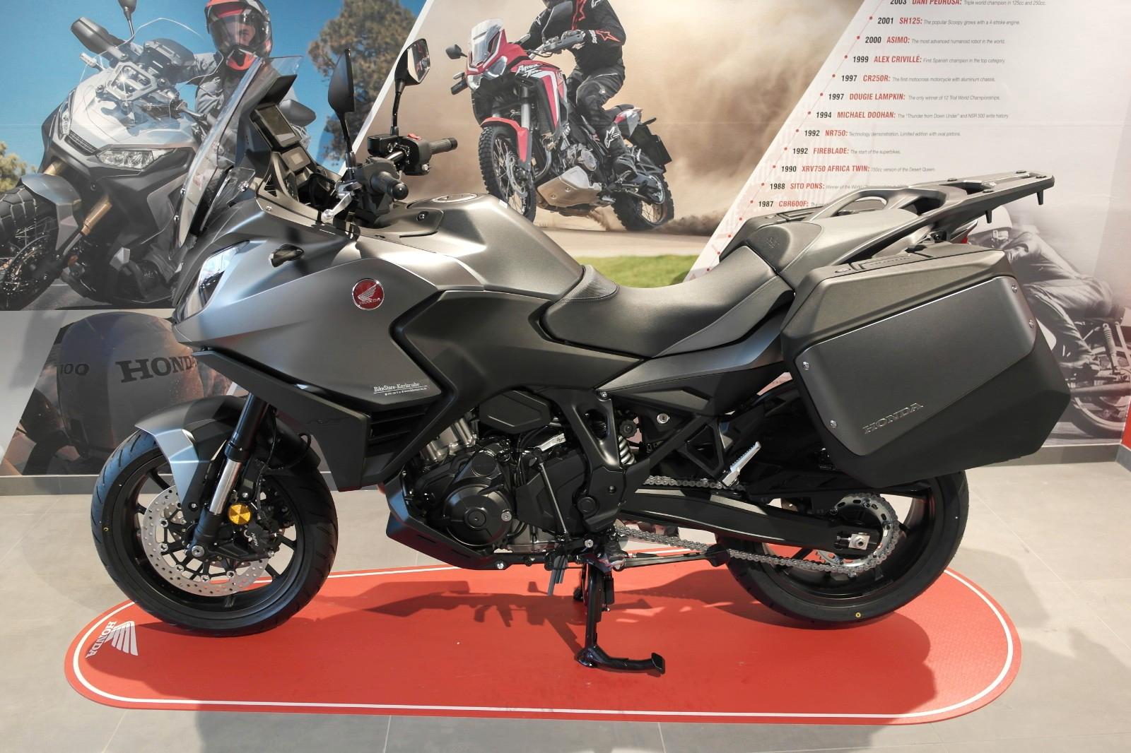 Honda NT1100 Euro 5 vor 12 mit TZ